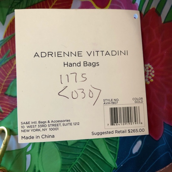 Adrienne Vittadini- “Saffiano Collection” handbag - Picture 4 of 8